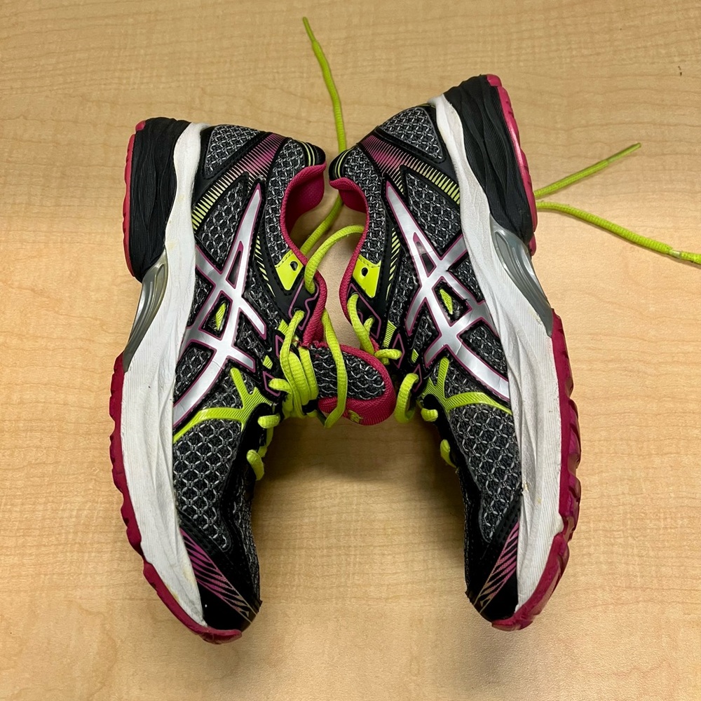 ASICS gel flux athletic shoe